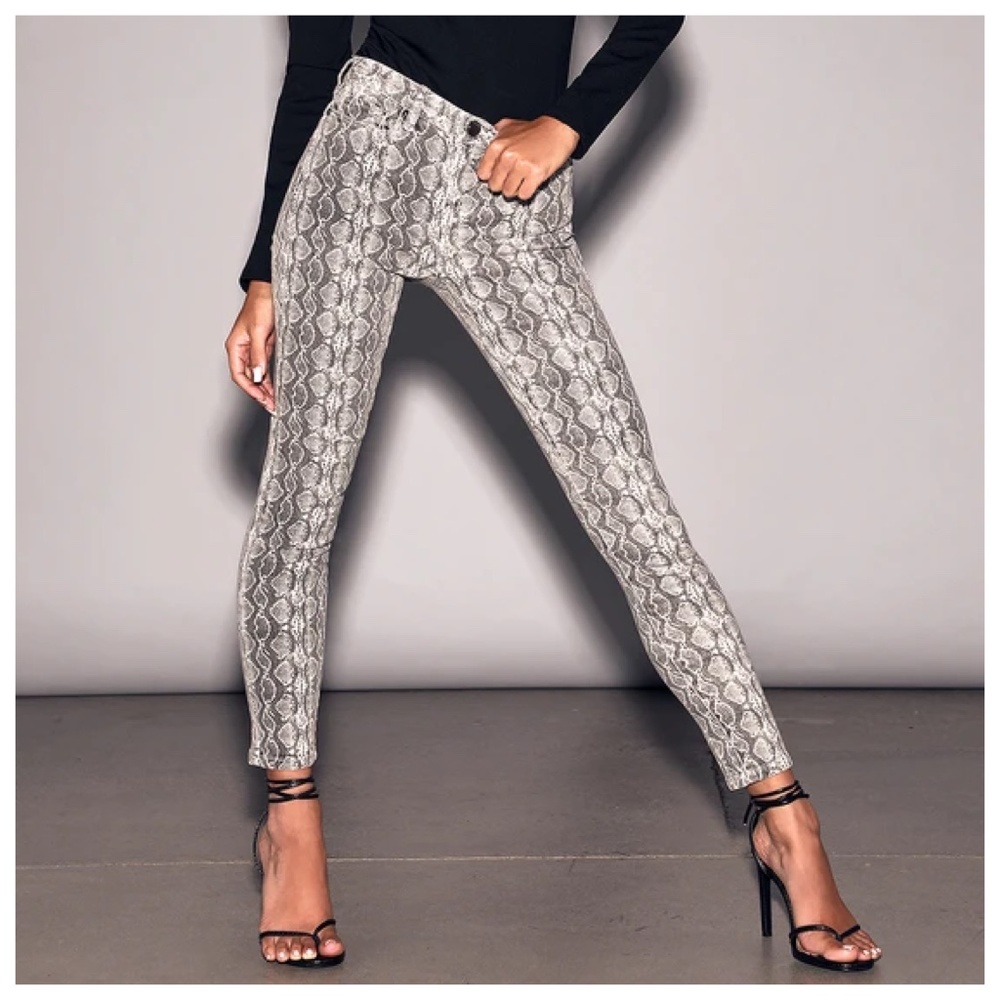BLANKNYC The Reade Crop in Snake Print, size 26